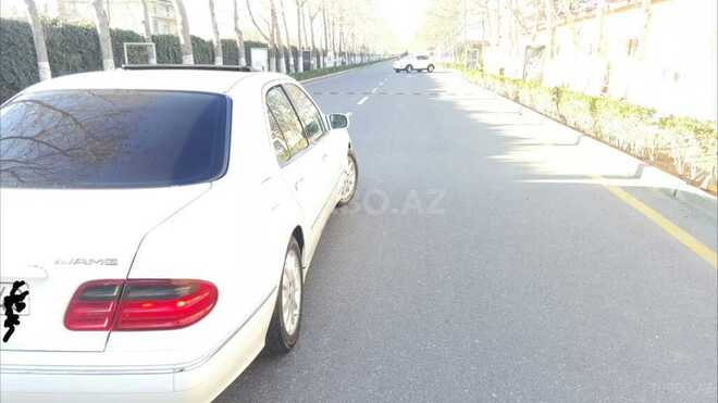 Mercedes E 240 2000, 236,000 km - 2.4 l - Bakı