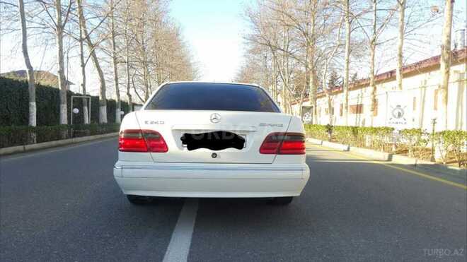 Mercedes E 240 2000, 236,000 km - 2.4 l - Bakı
