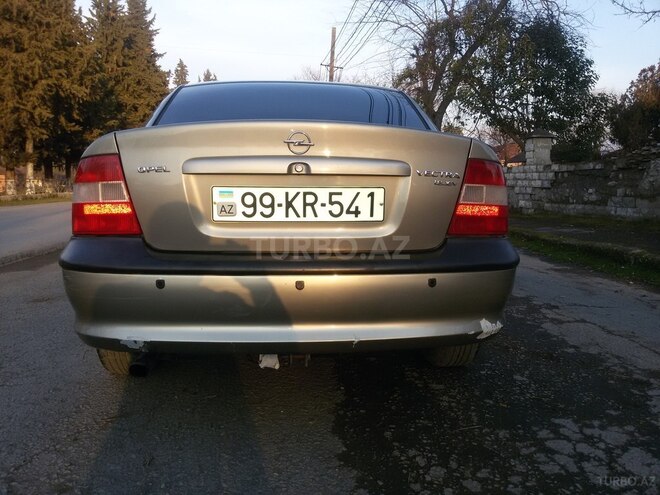 Opel Vectra 1996, 280,000 km - 1.8 l - Zaqatala