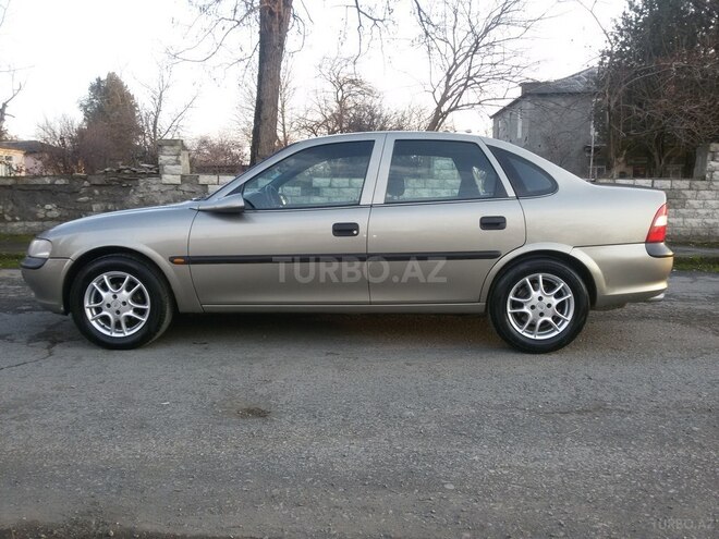 Opel Vectra 1996, 280,000 km - 1.8 l - Zaqatala