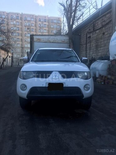 Mitsubishi L200 2008, 257,600 km - 2.5 l - Bakı