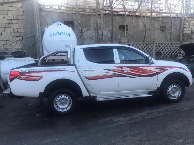 Mitsubishi L200 2008, 257,600 km - 2.5 l - Bakı