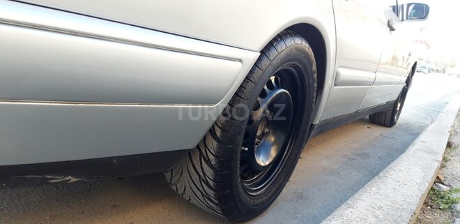 Mercedes E 240 1998, 411,673 km - 2.4 л - Bakı