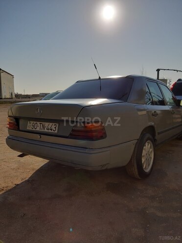 Mercedes E 230 1989, 328,900 km - 2.3 l - Bakı