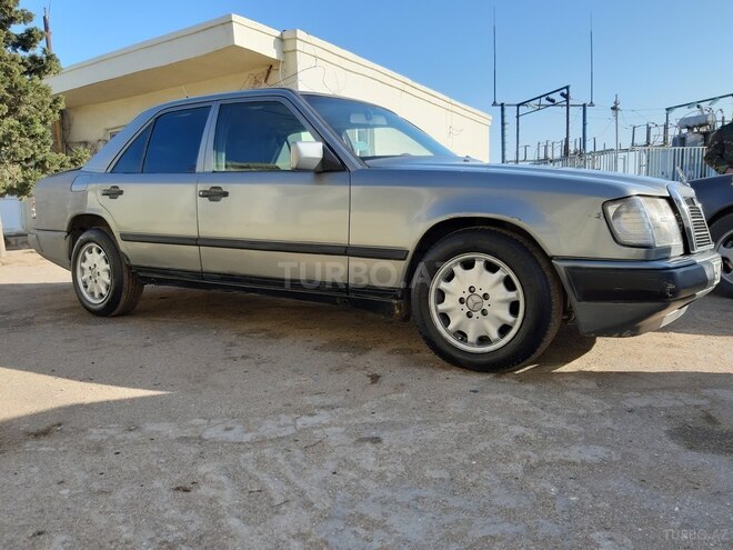Mercedes E 230 1989, 328,900 km - 2.3 l - Bakı