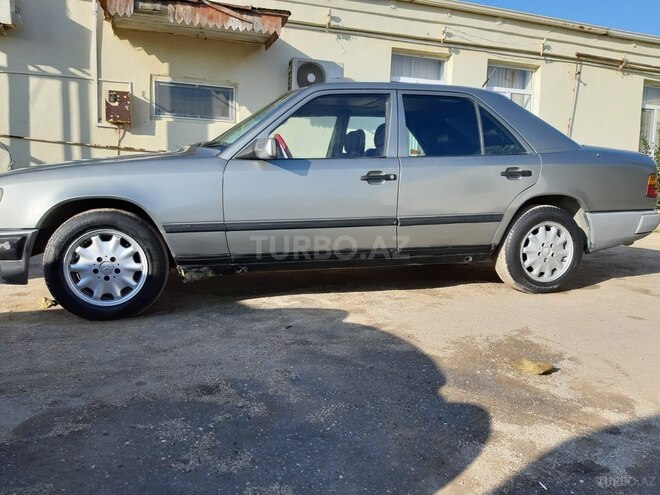 Mercedes E 230 1989, 328,900 km - 2.3 l - Bakı