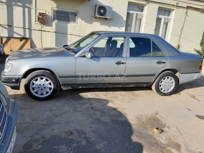 Mercedes E 230 1989, 328,900 km - 2.3 l - Bakı