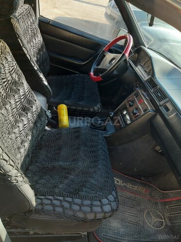 Mercedes E 230 1989, 328,900 km - 2.3 l - Bakı
