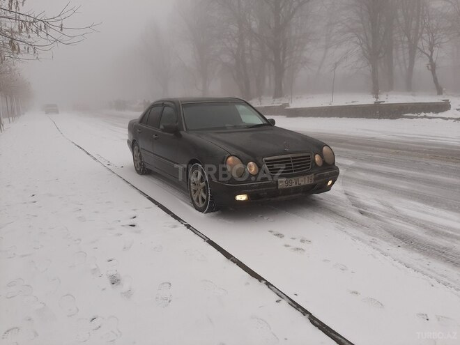 Mercedes E 220 2002, 350,000 km - 2.2 l - Bakı