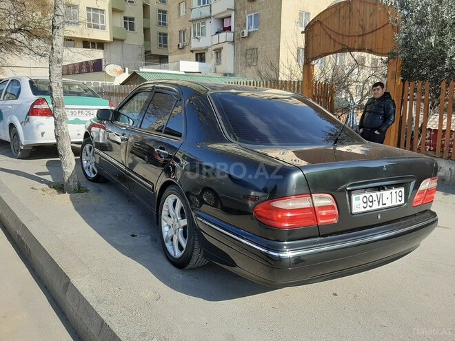 Mercedes E 220 2002, 350,000 km - 2.2 l - Bakı