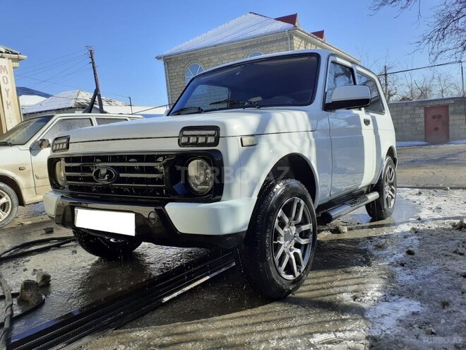 LADA (VAZ) Niva 2015, 72,000 km - 1.7 л - Quba
