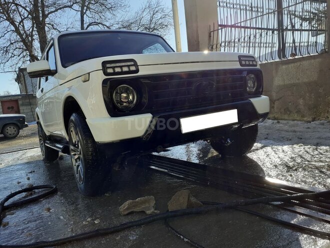 LADA (VAZ) Niva 2015, 72,000 km - 1.7 л - Quba