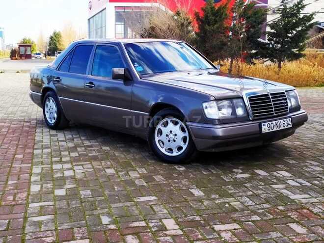 Mercedes E 220 1988, 381,000 km - 2.2 л - Sumqayıt