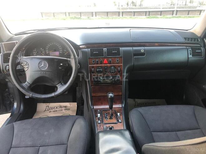 Mercedes E 270 2000, 305,000 km - 2.7 l - Bakı