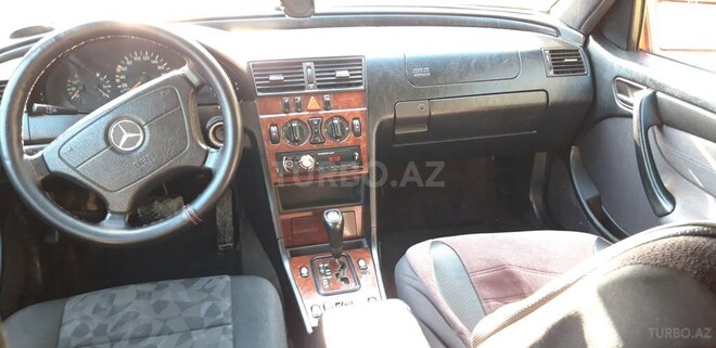 Mercedes C 220 1999, 299,282 km - 2.2 l - Bakı