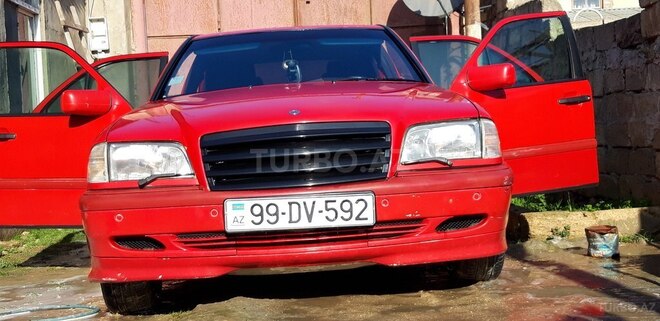Mercedes C 220 1999, 299,282 km - 2.2 l - Bakı