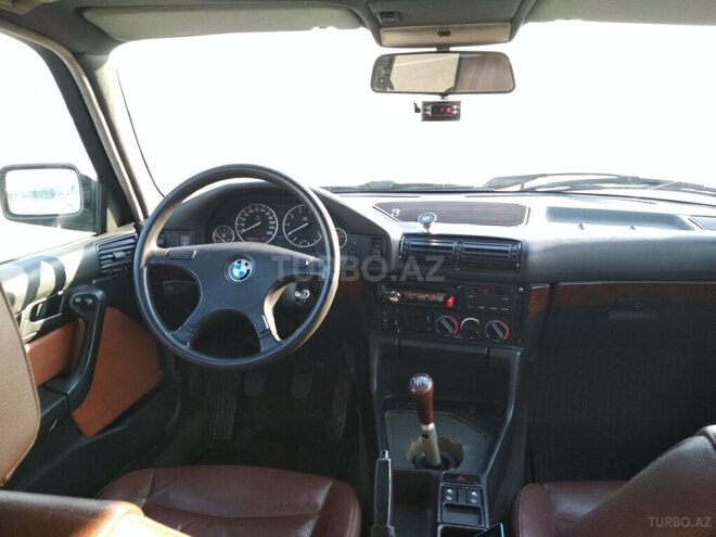 BMW 520 1992, 299,000 km - 2.0 l - Bakı