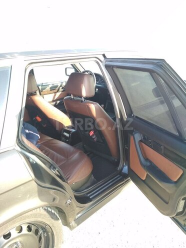 BMW 520 1992, 299,000 km - 2.0 l - Bakı