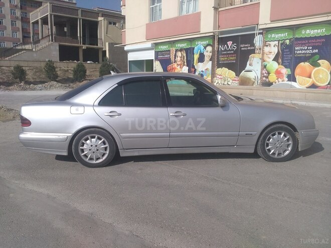 Mercedes E 220 2000, 428,000 km - 2.2 l - Bakı