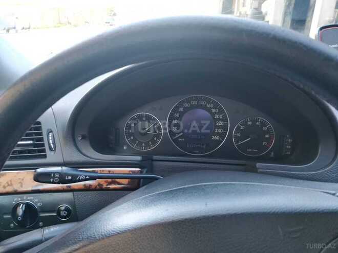 Mercedes E 240 2002, 298,000 km - 2.6 l - Bakı