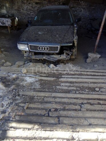 Audi 80 1988, 350,000 km - 1.8 l - Gədəbəy