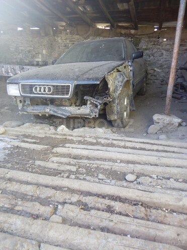 Audi 80 1988, 350,000 km - 1.8 l - Gədəbəy