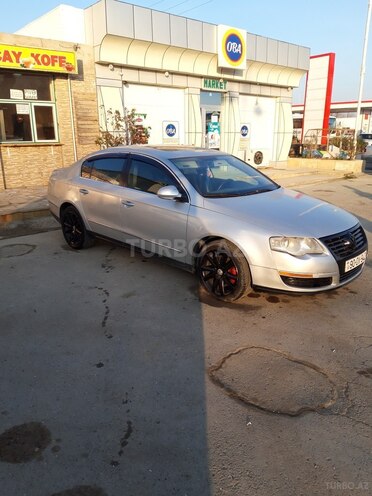 Volkswagen Passat 2006, 242,473 km - 2.0 l - Hacıqabul