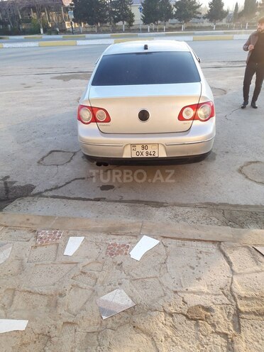 Volkswagen Passat 2006, 242,473 km - 2.0 l - Hacıqabul