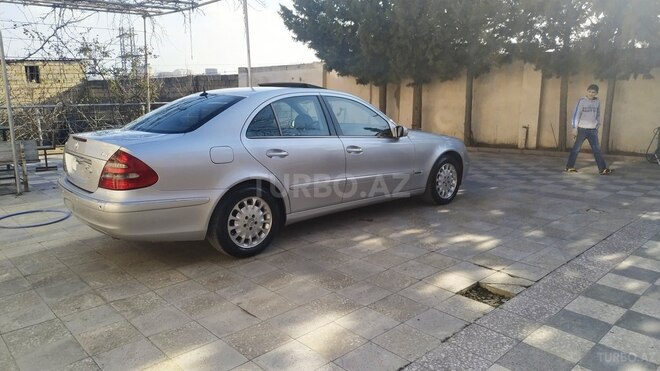 Mercedes E 270 2002, 300,000 km - 2.7 л - Bakı