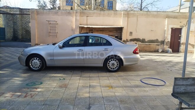 Mercedes E 270 2002, 300,000 km - 2.7 л - Bakı