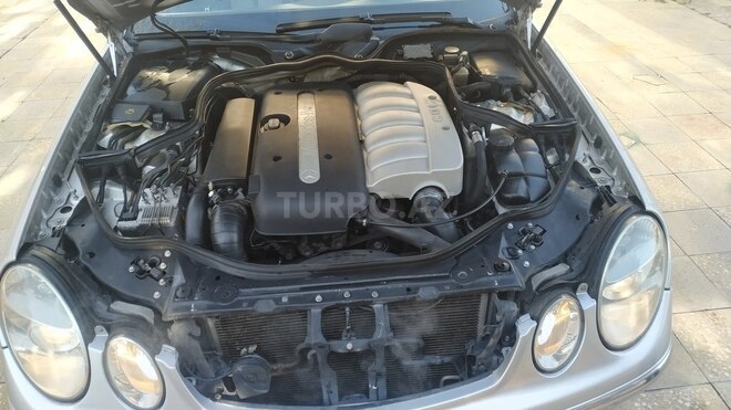 Mercedes E 270 2002, 300,000 km - 2.7 л - Bakı