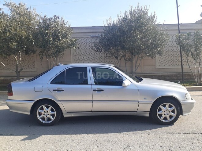 Mercedes C 240 2000, 255,000 km - 2.4 l - Bakı