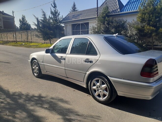 Mercedes C 240 2000, 319,000 km - 2.4 l - Bakı