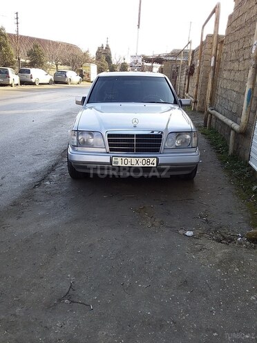 Mercedes E 200 1994, 320,000 km - 2.0 l - Bakı