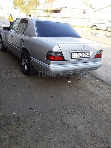Mercedes E 200 1994, 320,000 km - 2.0 l - Bakı