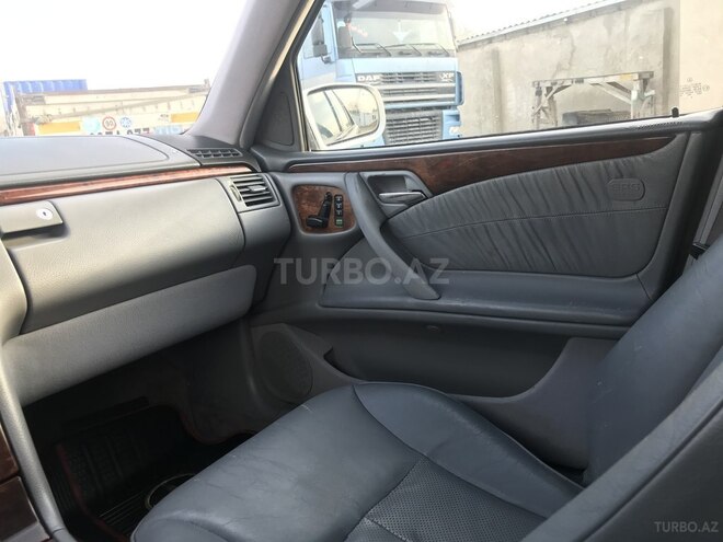 Mercedes E 320 2000, 270,000 km - 3.2 l - Bakı