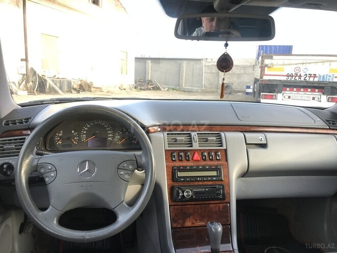 Mercedes E 320 2000, 270,000 km - 3.2 l - Bakı