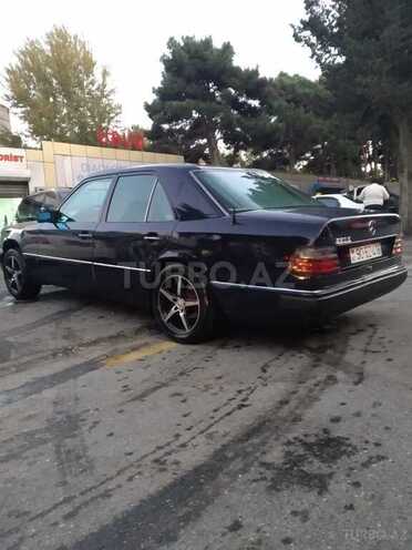 Mercedes E 220 1993, 385,000 km - 2.2 л - Bakı