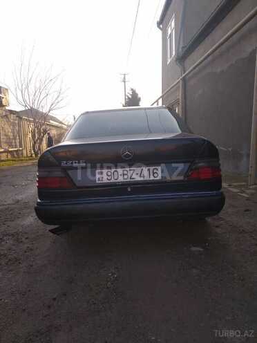 Mercedes E 220 1993, 385,000 km - 2.2 л - Bakı