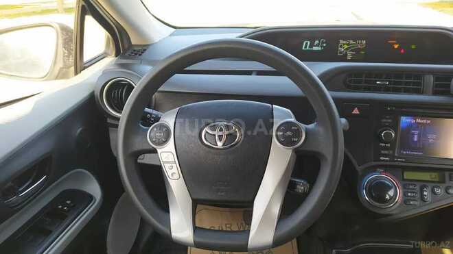 Toyota Prius C 2014, 82,000 km - 1.5 l - Bakı