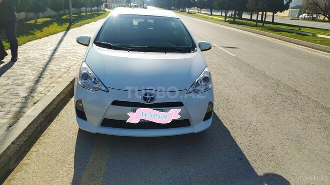 Toyota Prius C 2014, 82,000 km - 1.5 l - Bakı