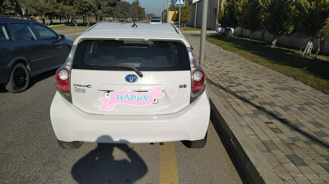 Toyota Prius C 2014, 82,000 km - 1.5 l - Bakı