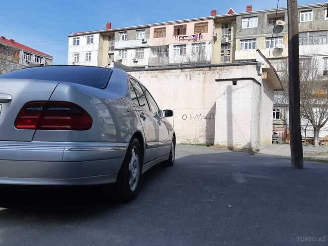 Mercedes E 280 2000, 256,000 km - 2.8 л - Sumqayıt