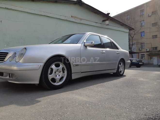 Mercedes E 280 2000, 256,000 km - 2.8 л - Sumqayıt