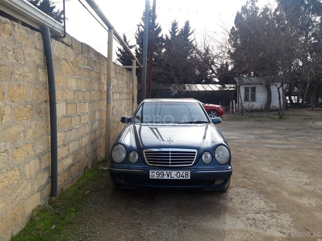 Mercedes E 220 2001, 284,000 km - 2.2 l - Bakı
