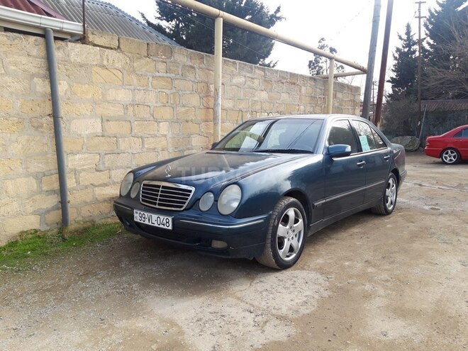 Mercedes E 220 2001, 284,000 km - 2.2 l - Bakı