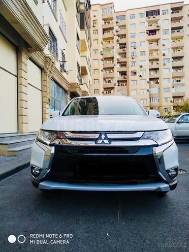Mitsubishi Outlander 2016, 57,500 km - 2.4 л - Bakı