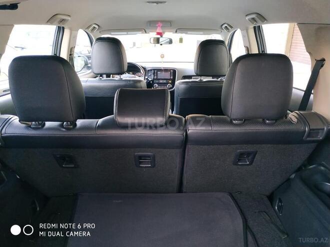 Mitsubishi Outlander 2016, 57,500 km - 2.4 л - Bakı