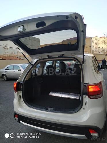 Mitsubishi Outlander 2016, 57,500 km - 2.4 л - Bakı