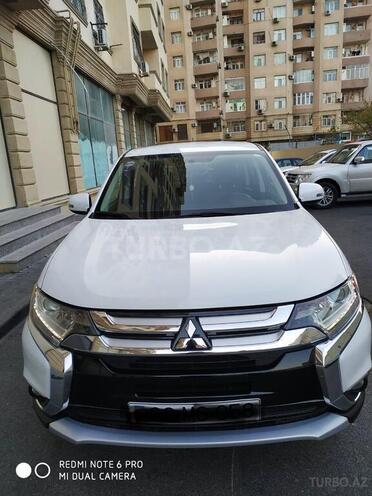 Mitsubishi Outlander 2016, 57,500 km - 2.4 л - Bakı